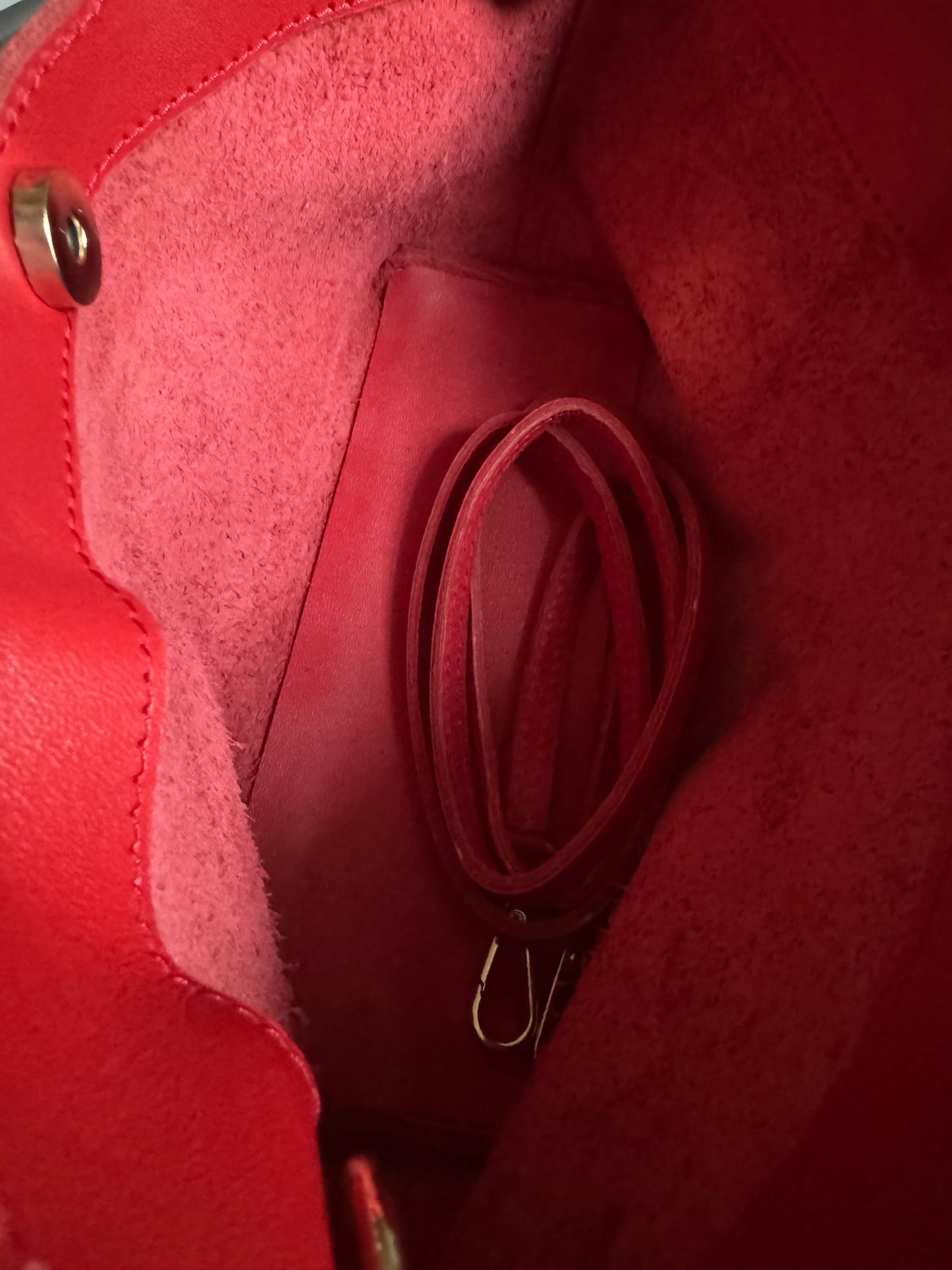 Pirogue Mini Crossbody - Cherry Red